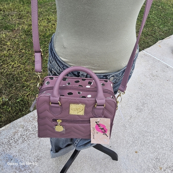 NWOT PURPLE SQUARE LUV BETSEY SATCHEL - Picture 4 of 7